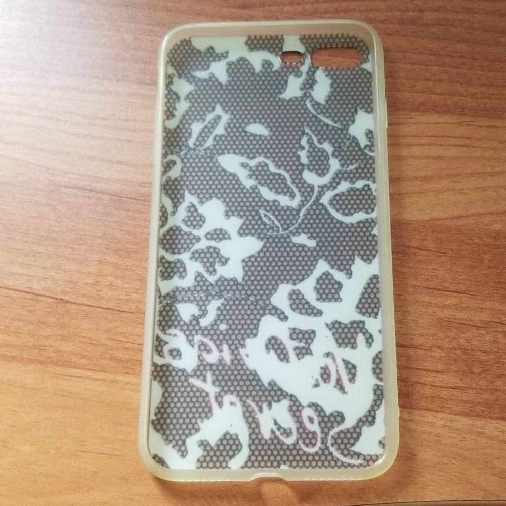 Victoria's Secret black lace phone case - Picture 4 of 8